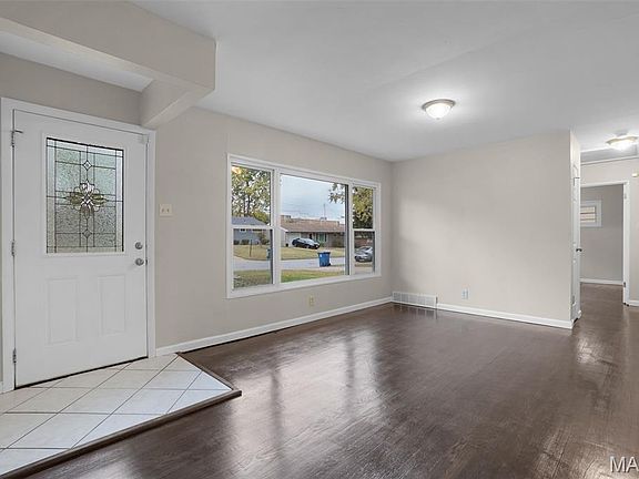 5th image of 10140 Dellridge Ln