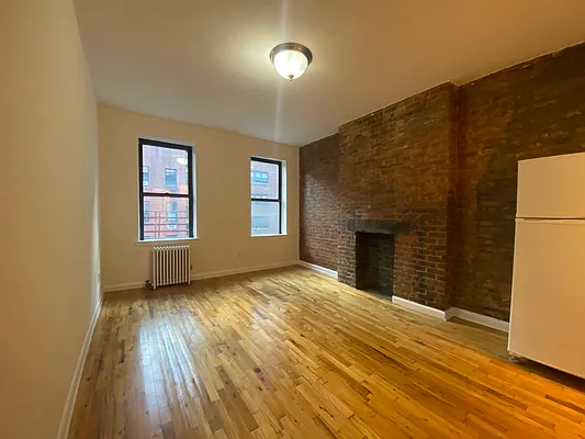 Rented by City Connections Realty | media 6