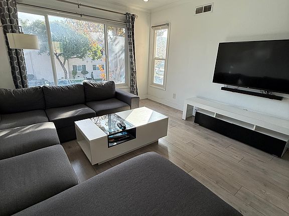 4th image of 3 Cerritos Ave #3