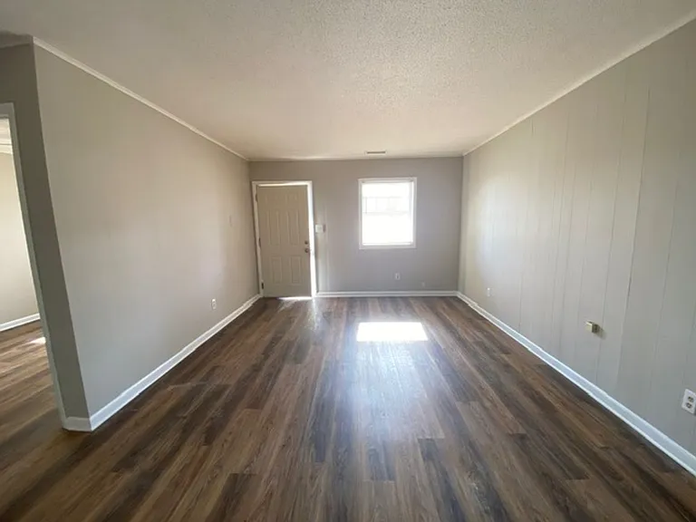 972 Cedar Springs Rd SE — Photo 2