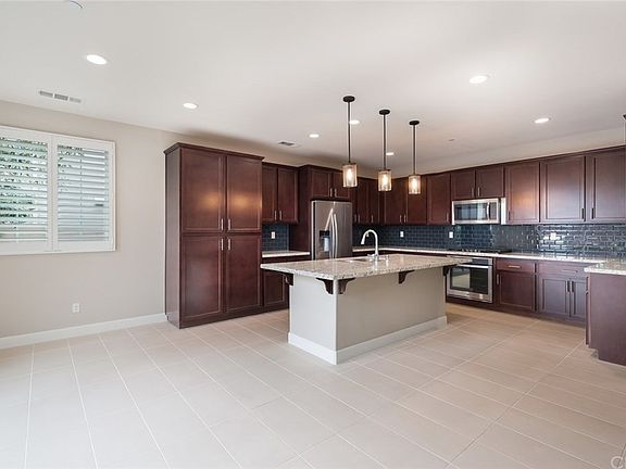 4th image of 15741 Myrtlewood Ave