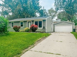 605 E 27th St S, Newton, IA 50208