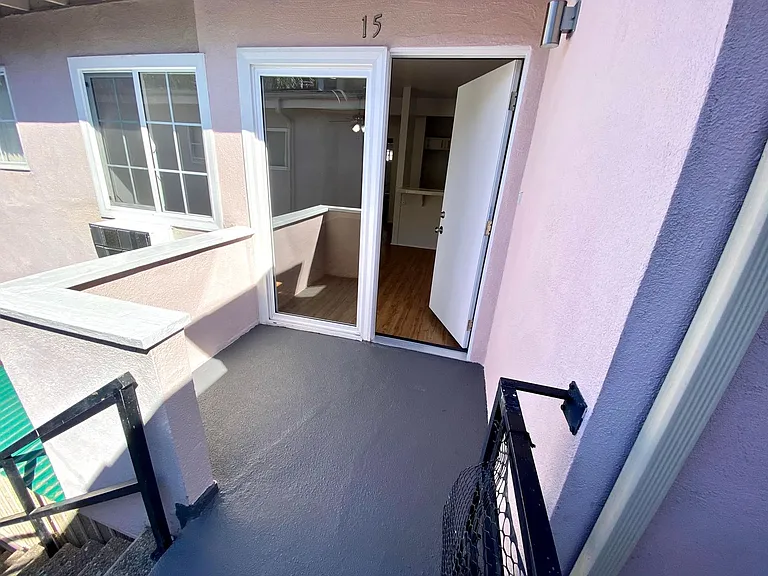 3638 Midvale Ave — Photo 15