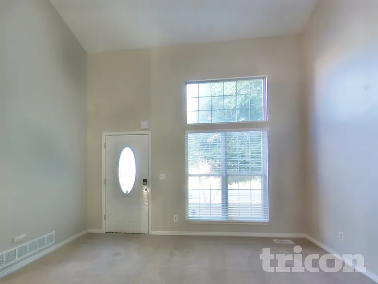 4342 Kirk Ct — Photo 2