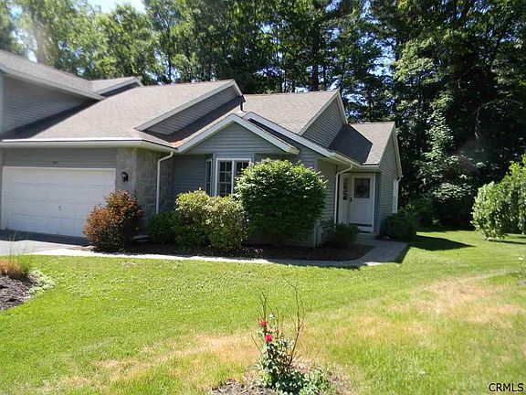 2nd image of 567 Highwood Cir