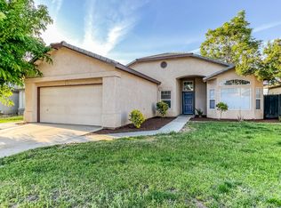 3934 E Four Creeks Ct, Visalia, CA 93292