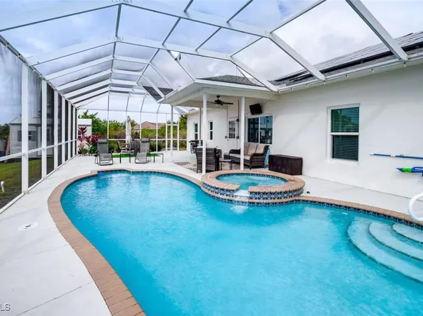 5137 Benton Ct, Lehigh Acres, FL 33971
