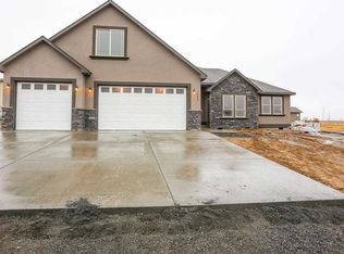 15822 Clearview Loop, Kennewick, WA 99338