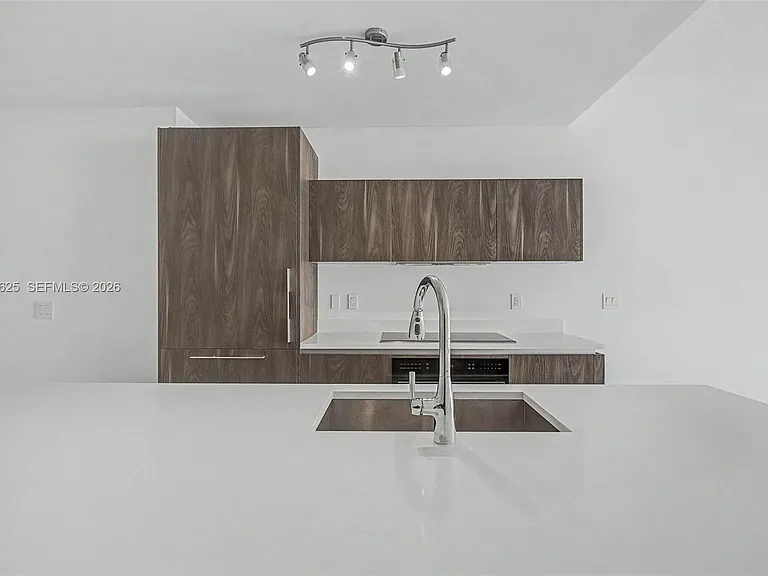 480 NE 31st St #3902 — Photo 25
