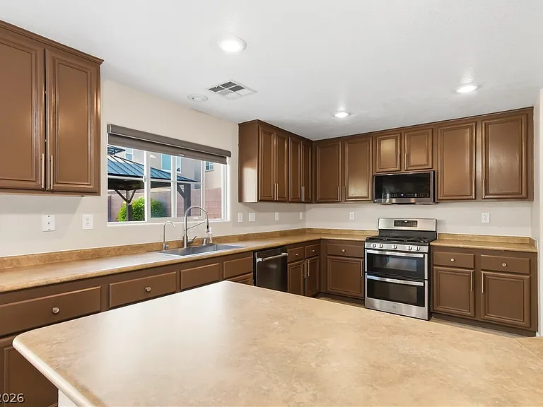 10847 Iona Island Ave — Photo 14