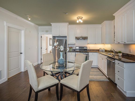 4th image of 1705 Palm Ave APT 6