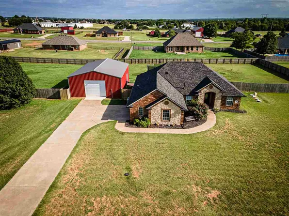 93 NE Simmons Cir, Fletcher, OK 73541