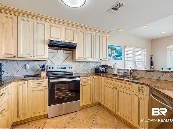 5th image of 1733 W Beach Blvd