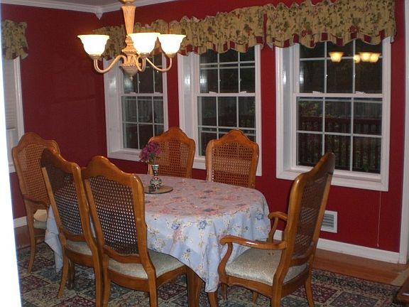 5th image of 12 Weston Dr