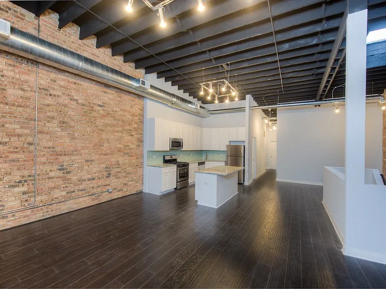 3847 N Lincoln Ave #3 — Photo 2