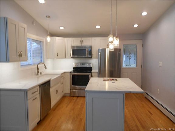 5th image of 36 Briarwood Dr