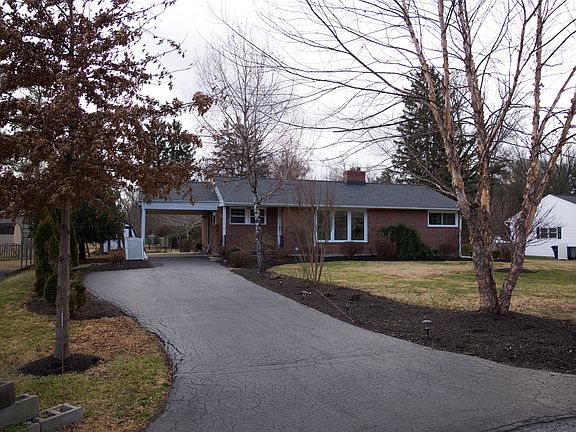 Front of home and driveway