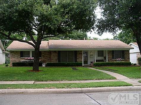 1st image of 2400 Catalina Dr
