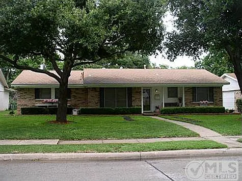 2400 Catalina Dr photo 1