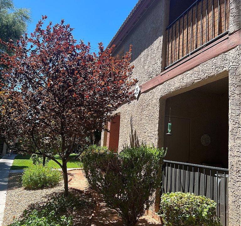 2nd image of 5576 W Rochelle Ave APT 25B