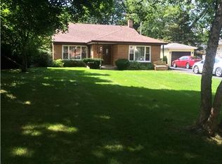 950 Busse Hwy, Park Ridge, IL 60068