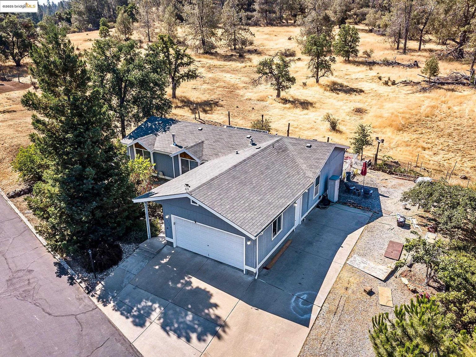 22782 Rolling Woods Dr, Groveland, CA 95321 | Zillow