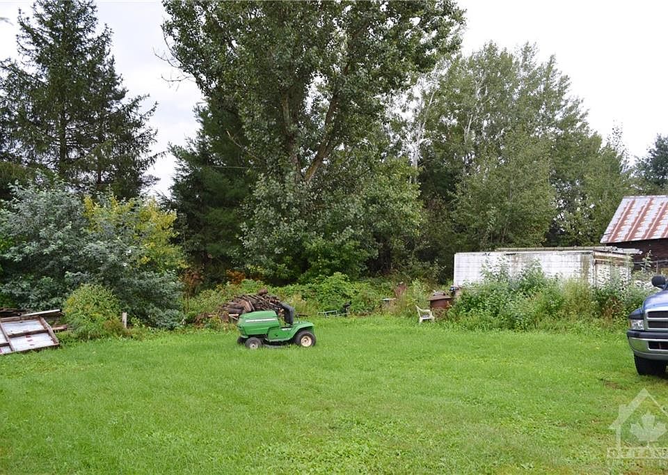2nd image of 3884 Indian Creek Rd