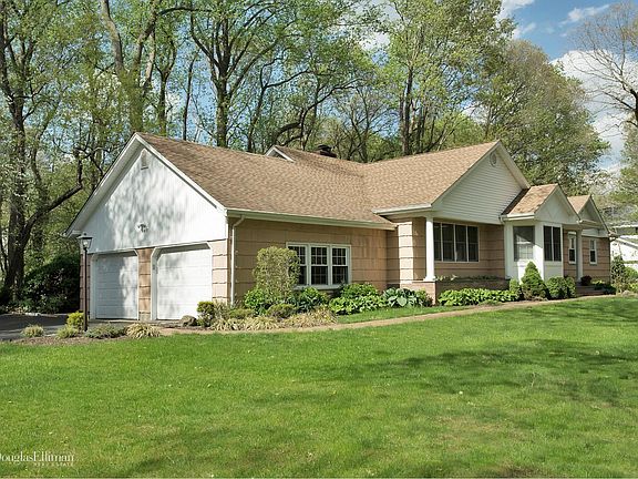 3rd image of 22 Farmview Dr