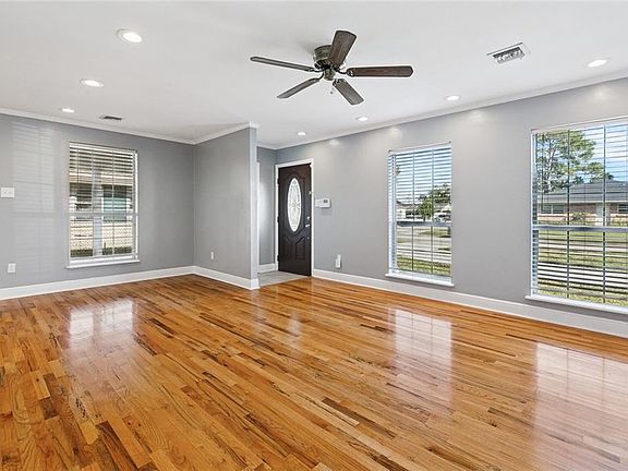 2nd image of 412 Stratford Dr