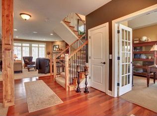 8756 Stonefield Ln, Chanhassen, MN 55317