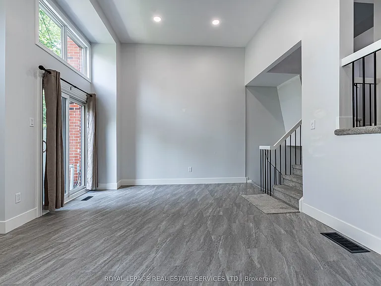 1855 Maple Ridge Dr #35 — Photo 10
