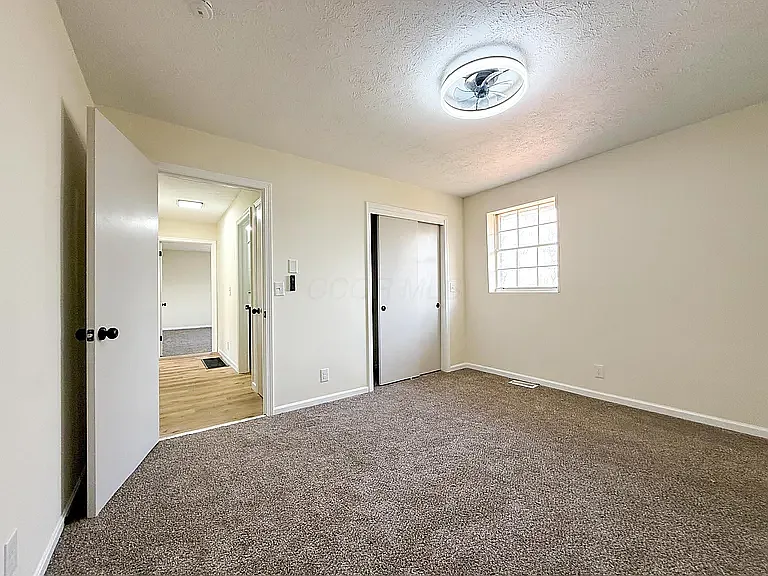 2 bed, 1120 sqft, $1,500 — Photo 2