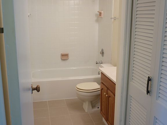 4th image of 1466 E Ports O Call Dr APT 2W