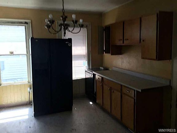 2nd image of 211 Parkdale Ave