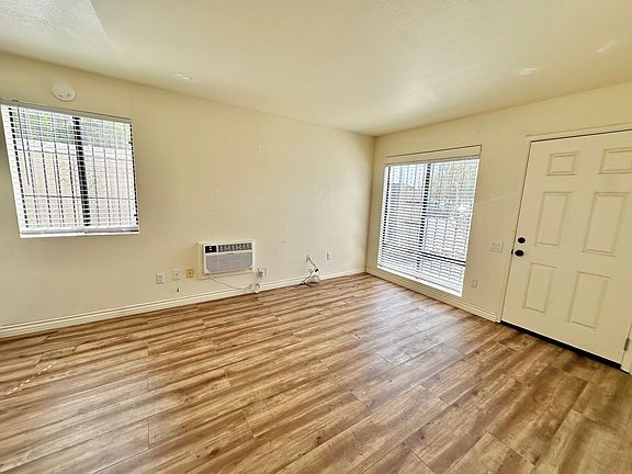 3rd image of 3028 Howard Ave APT B