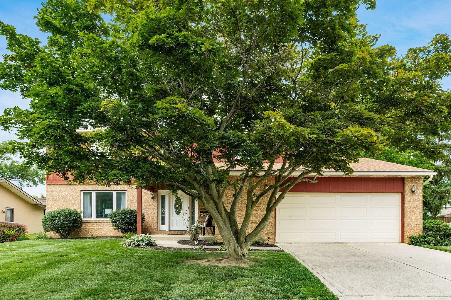 2740 Mitzi Dr photo 1