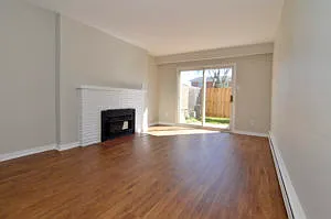 165 Arbour Glen Crescent London — Photo 4