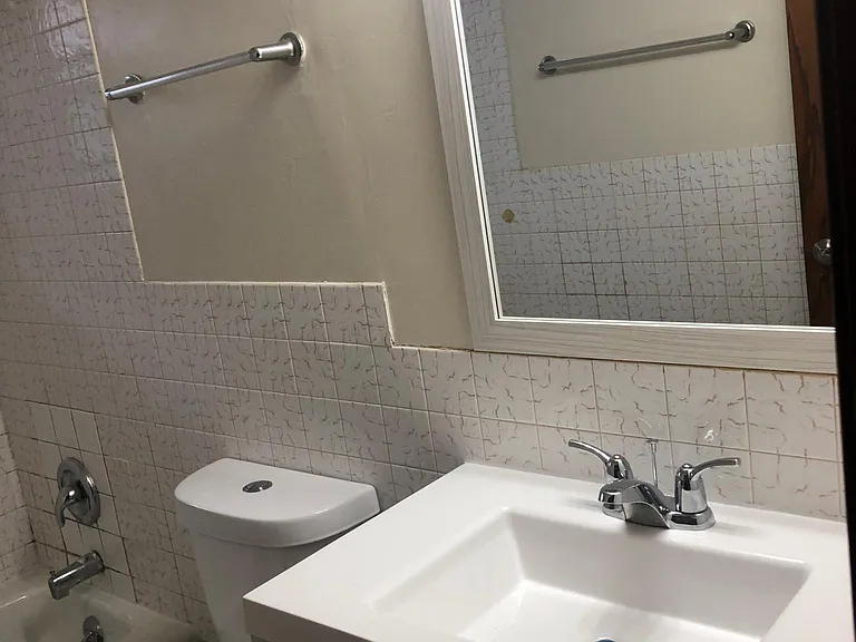 1824 Memorial Dr — Photo 10