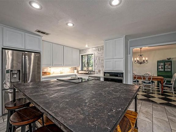4th image of 503 Wildwood Cir