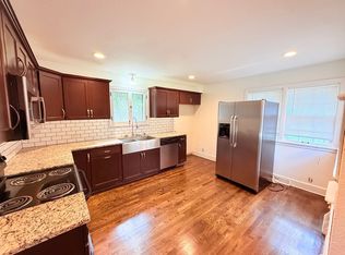 3439 S 45th St, Greenfield, WI 53219