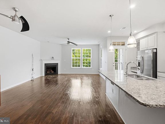 5th image of 3634 Briarwood Dr