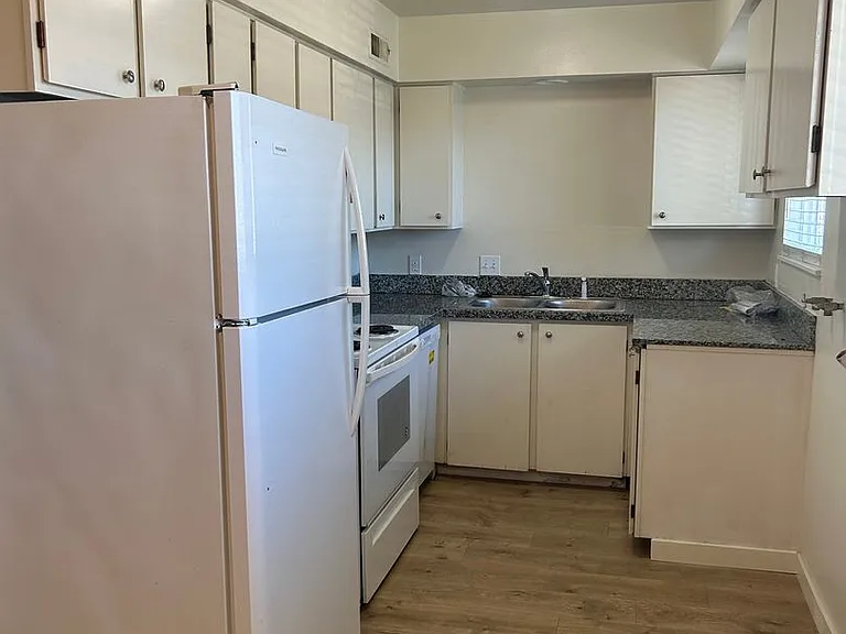 6508-2g - 725 Bennett Ave #1-12 — Photo 6