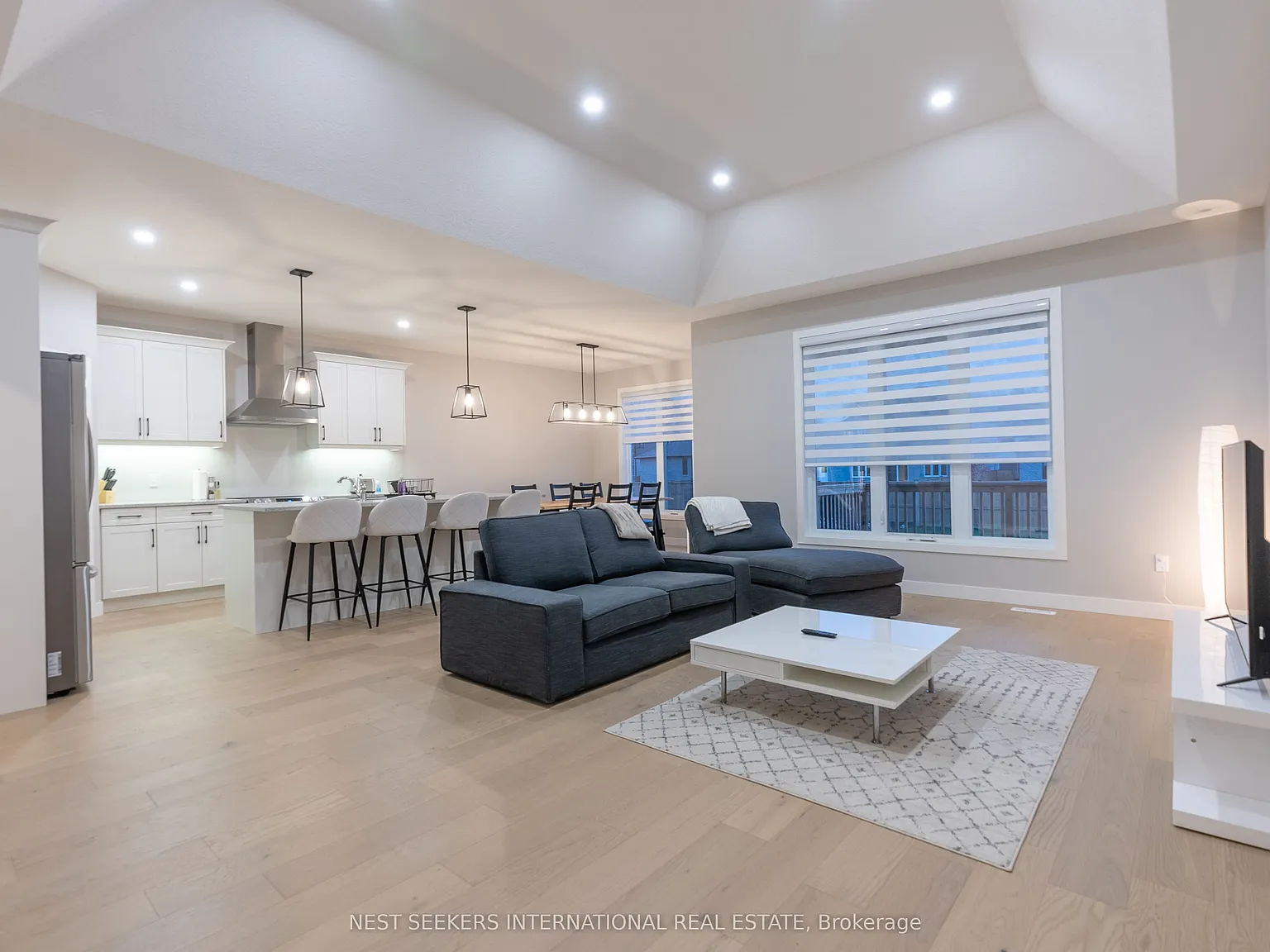 4 bed, $3,750 — Photo 2