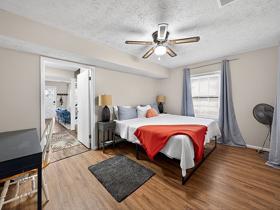 5th image of 534 Oak Meadow Ln