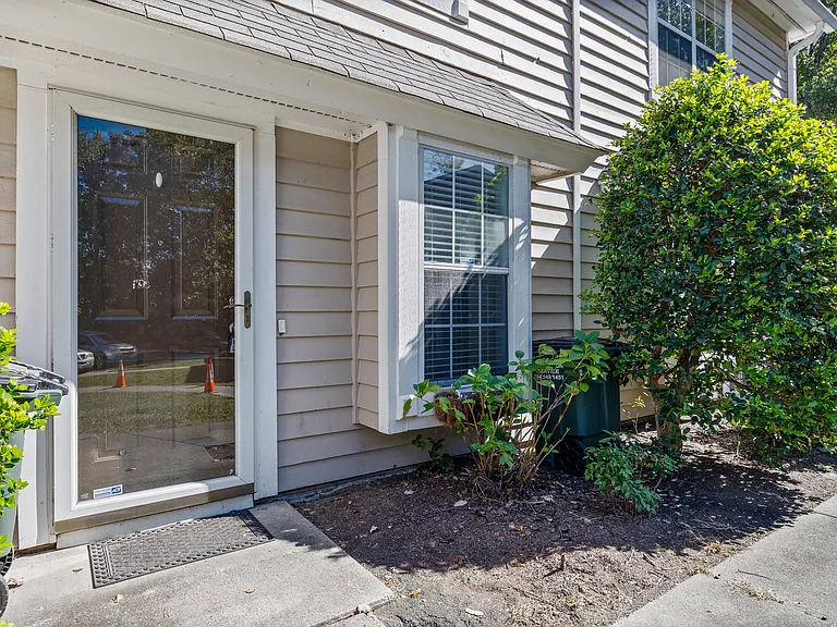 704 Heritage Pkwy — Photo 23