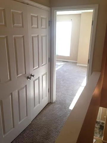 3 bed, 2.5 bath, 1592 sqft, $1,795 — Photo 2