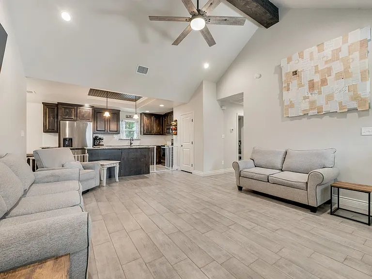 2601 Houston Ct — Photo 9