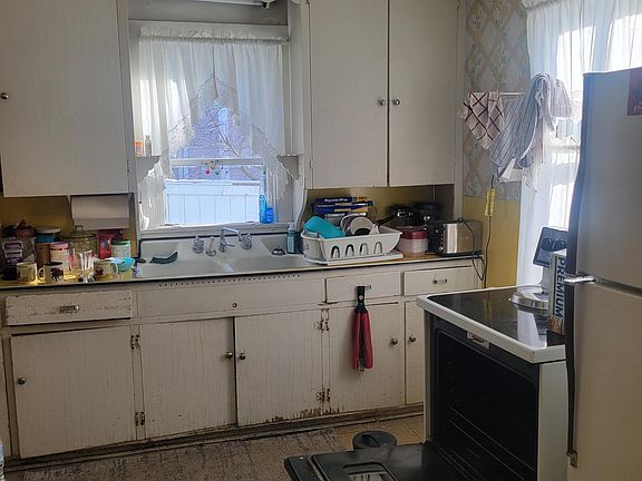 3rd image of 2248 4th St