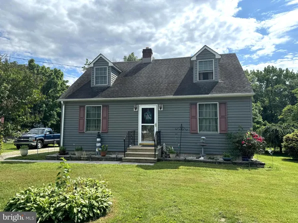 1214 Old Coochs Bridge Rd, Newark, DE 19713