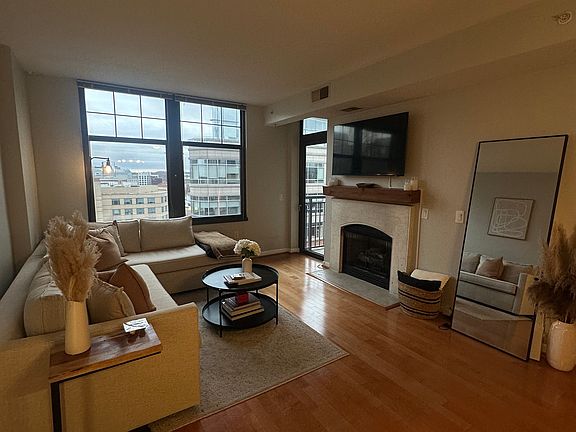 2nd image of 1021 N Garfield St APT 947